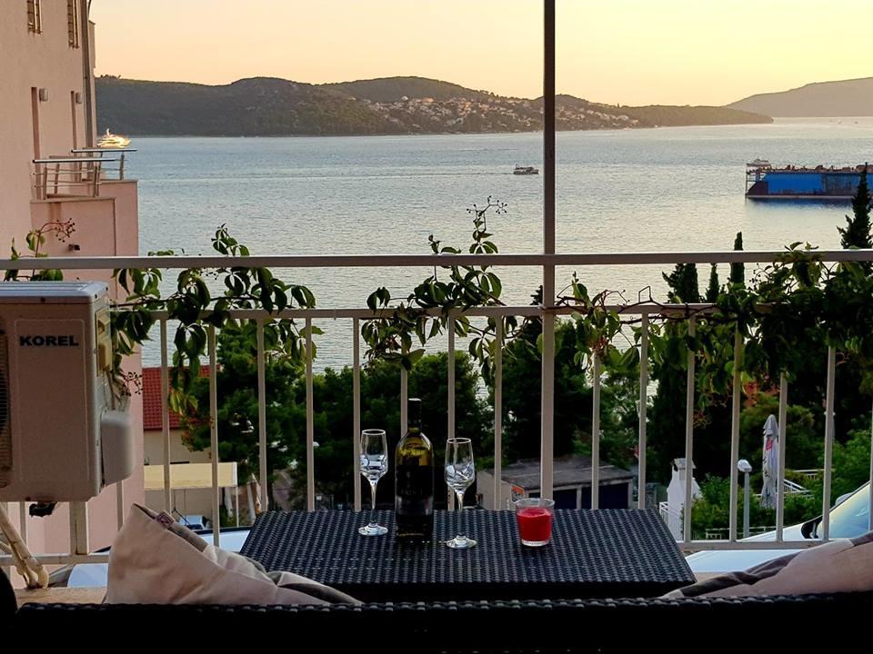 Adriatic Apartments โตรกีร์ ภายนอก รูปภาพ